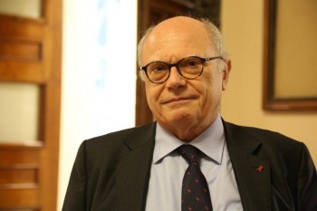 Prof.Galli infettvologo che ora comincia a porsi qualche dubbio sugli effetti avversi dei vaccini