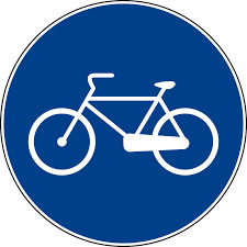 segnala un percorso riservato alle biciclette e quindi percorribile esclusivamente dai ciclisti.(e non dai ped