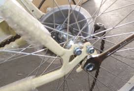 How to remove the wheel from the bike frame