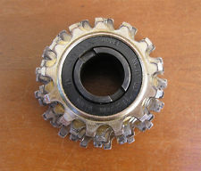 rocchetto filettato sul mozzo - freewheel spool on the hub