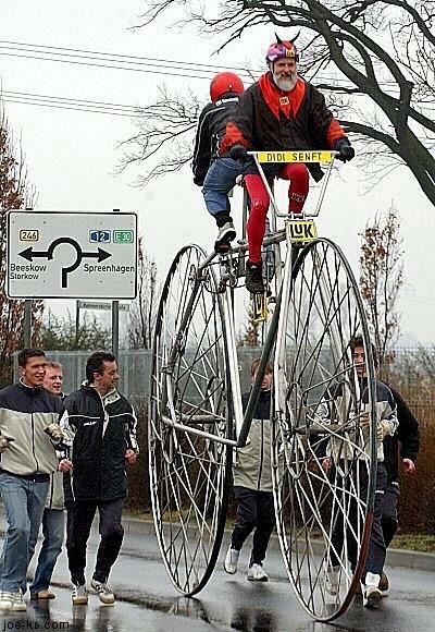 The largest bike in the world invented by DIDI SENFT - La piu grande bici del mondo inventata da DIDI SENFT