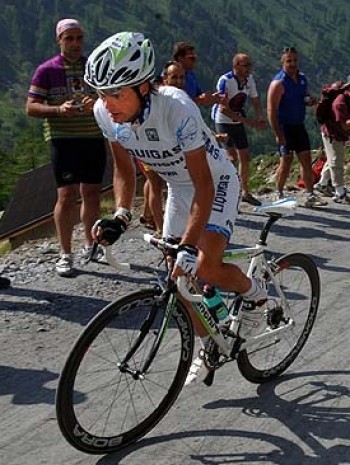 posture of the cyclist uphill - posizione del ciclista in salita