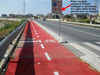Pista ciclabile con espresso divieto di uso ai pedoni